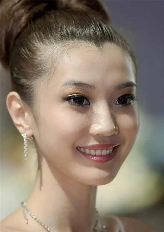 2025年11月18号出生女宝宝八字缺什么？是什么命查询？